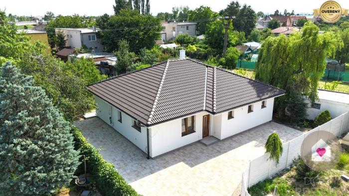 Reality NOVOSTAVBA RODINNÉHO DOMU, BUNGALOVU-133,5 m2, POZEMOK 579 m2