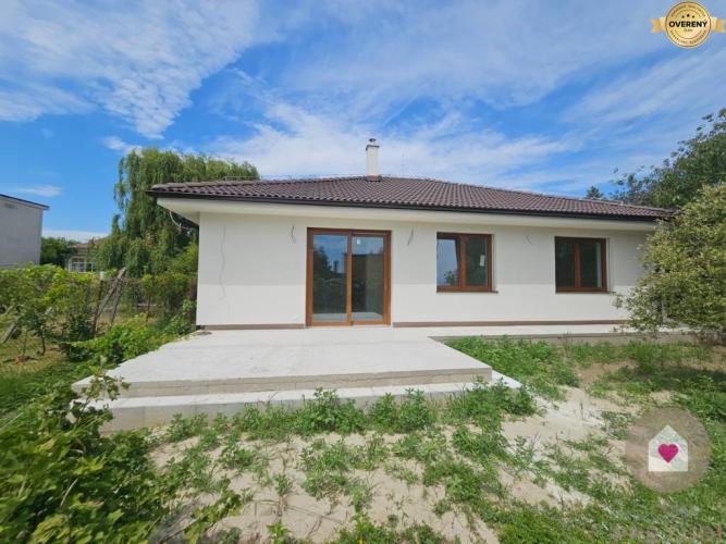 Reality NOVOSTAVBA RODINNÉHO DOMU, BUNGALOVU-133,5 m2, POZEMOK 579 m2