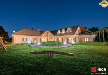 Reality LUXUSNÁ VILA S KRÁSNYM POZEMKOM NEĎALEKO BRATISLAVY, HVIEZDOSLAVOV