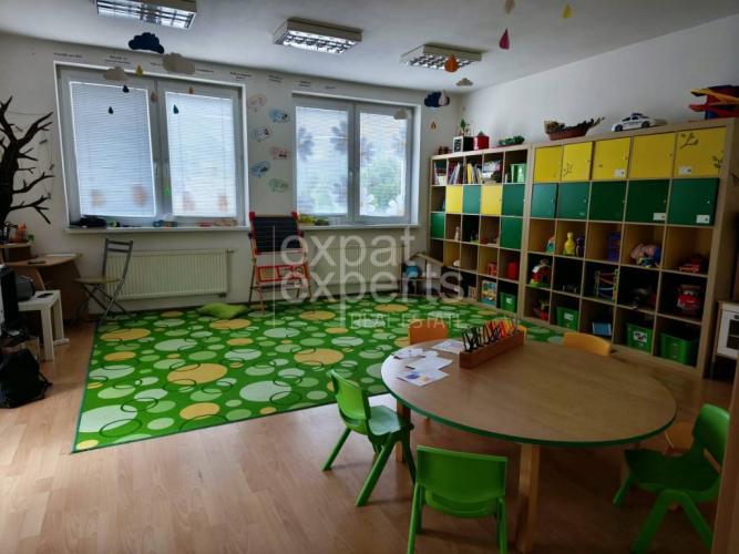 Reality 7i RD 300m2, vhodný na podnikanie, uzavretý dvor, parkovisko