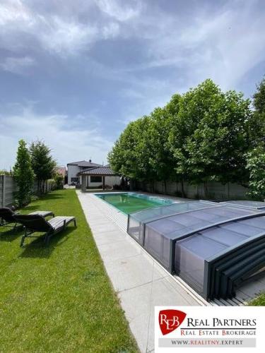 Reality Predaj moderná 5 izbová Vila, 352 m2, pozemok 1.376 m2, bazén, BA II