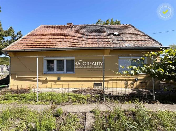 Reality Predaj, rodinný dom Komárno, pokojná lokalita, prístup z dvoch ulíc - ZNÍŽENÁ CENA - EXKLUZ