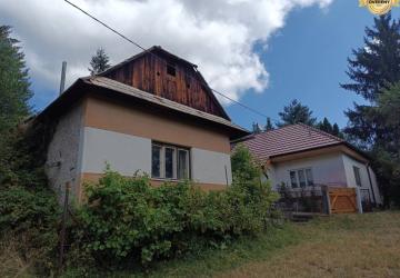 Reality Hospodárska usadlosť s 3,6 hektárovým pozemkom na samote Nová Baňa