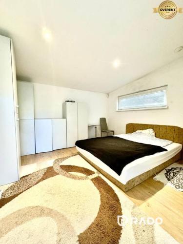 Reality RADO I NA PRENAJOM I ZARIADENY 1-IZBOVY DOM I BA-PRIEVOZ