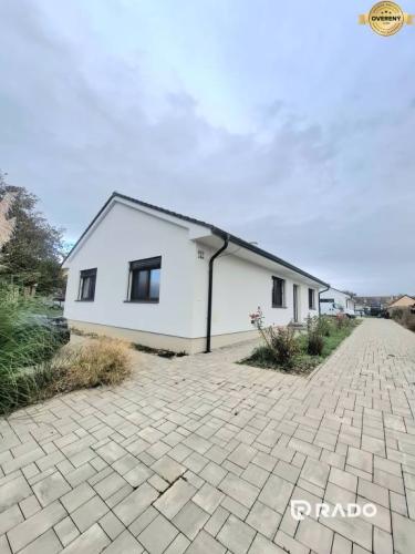 Reality RentHub I Prenájom 4 - izbový rodinný dom I Slnečná 16/A I Ružindol