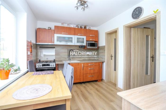 Reality Predaj, rodinný dom Považská Bystrica, Centrum - ZNÍŽENÁ CENA