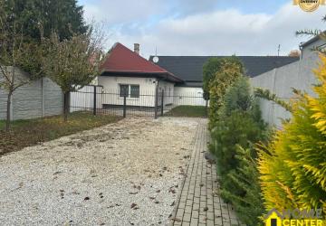 Reality PRENÁJOM : 2 IZBOVÝ RODINNÝ DOM, KOMÁRNO