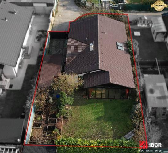 Reality ÚTULNÝ 4-IZBOVÝ RODINNÝ DOM V MALOM RAJI