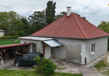 Reality Veľký priestranný pozemok o rozlohe 7445 m2 s RD, Jelka