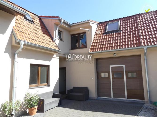 Reality Predaj, rodinný dom Trnava, polyfunkčný objekt s veľkým potenciálom priamo v centre mesta - ZN