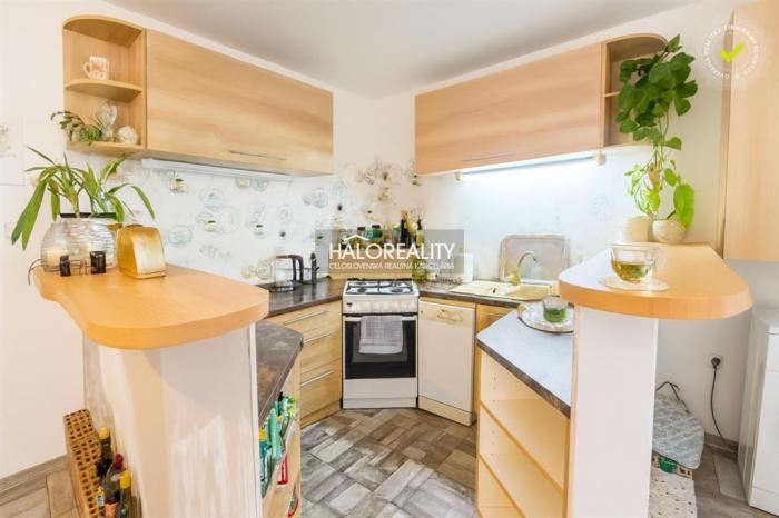 Reality Predaj, rodinný dom Komárno, štvorizbový, čiastočná rekonštrukcia