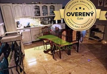 Reality Rodinný dom na veľkorysom pozemku v Drahňove.