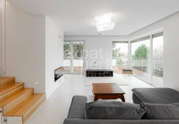 Reality Jedinečný 5i RD 180 m2, 2x terasa, s krbom a saunou, záhrada, pri lese