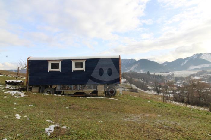 Reality 1-izbový dom dom, Poluvsie