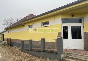Reality Predaj Komerčného priestoru v obci Zlatná na Ostrove.