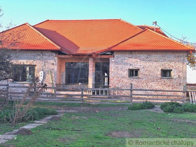 Reality Pôvodná kúria na rozľahlom pozemku na okraji kúpeľného mesta Štúrovo