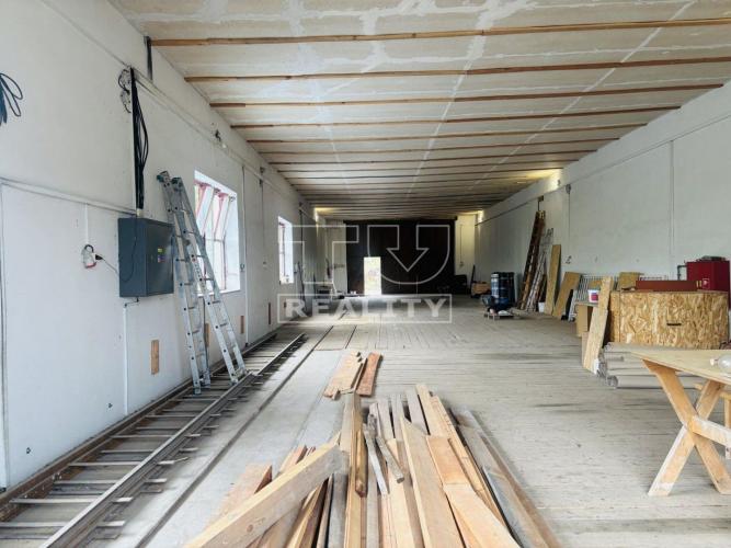 Reality VÝROBNÁ HALA NA PRENÁJOM 400 M2 + 3000 M2 POZEMOK, MNÍCHOVA LEHOTA