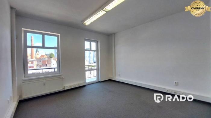 Reality RADO | Prenájom kancelárie 70 m2 - Nám. sv. Anny, Trenčín