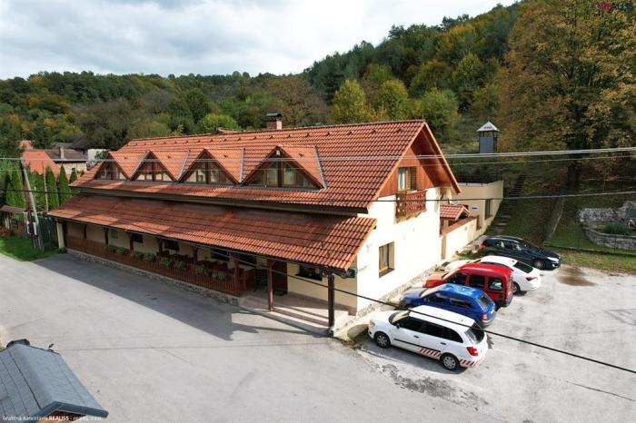 Reality Penzión v plnej prevádzke v podhorskej obci Omastiná - s rodinným domom. reštauráciou. wellnes