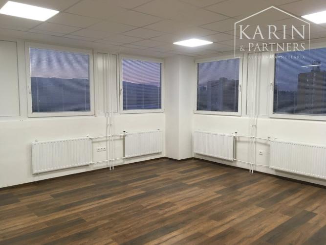 Reality Prenájom klimatizovaná kancelária 27,58 m2, ul. Polianky, BA IV., Dúbravka