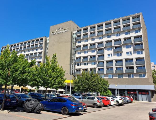 Reality Prenájom kanc. (23 m2), Seberíniho ul., Hotel Bratislava