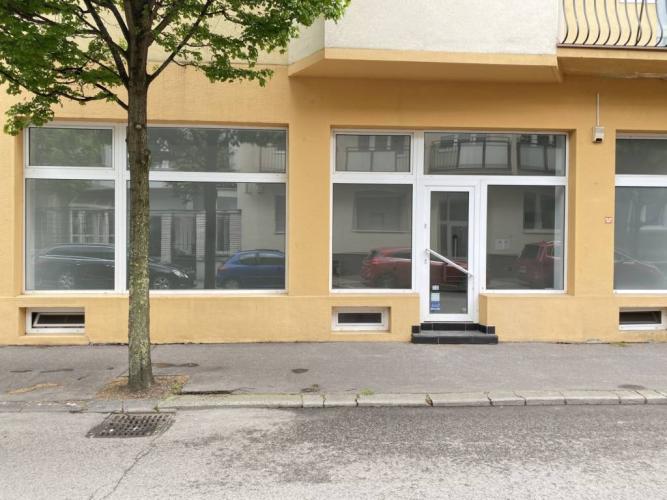 Reality Na prenájom obchodný priestor - Piešťany centrum