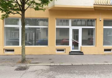 Reality Na prenájom obchodný priestor - Piešťany centrum