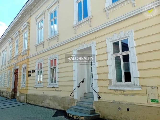 Reality Predaj, obchodný priestor Ružomberok, v centre mesta s výbornou dostupnosťou - EXKLUZÍVNE HALO 