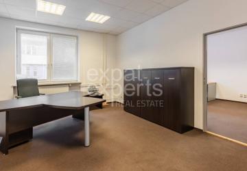 Reality Priestranné kancelárske priestory 120m2 s parkovaním v dobrej lokalite