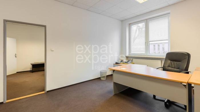 Reality Priestranné kancelárske priestory 120m2 s parkovaním v dobrej lokalite