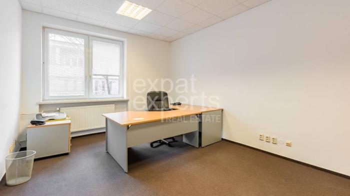 Reality Priestranné kancelárske priestory 120m2 s parkovaním v dobrej lokalite
