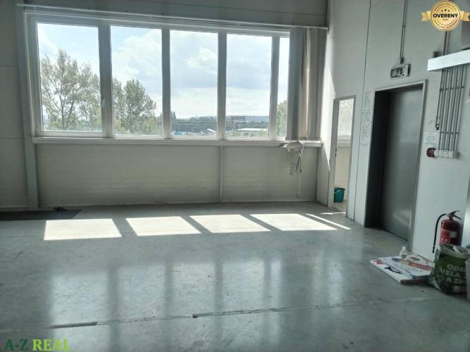 Reality Skladové priestory s plochou 385 m2 na prenájom.