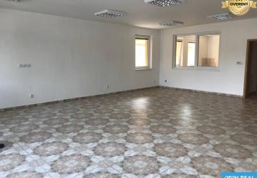 Reality OBCHODNÝ PRIESTOR S VÝKLADOM V CENTRE PEZINKA