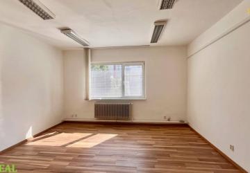 Reality Prenájom kancelárií v Ružinove pri trhovisku, Koceľova ul., 42m2