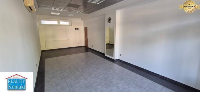 Reality Na prenájom obchodné alebo kancelárske priestory Nové Zámky 36m2-Voľné