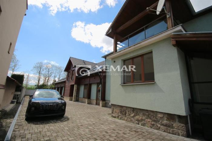 Reality Na predaj penzión a administratívnu budovu v Ladomerskej Vieske, okres ZH