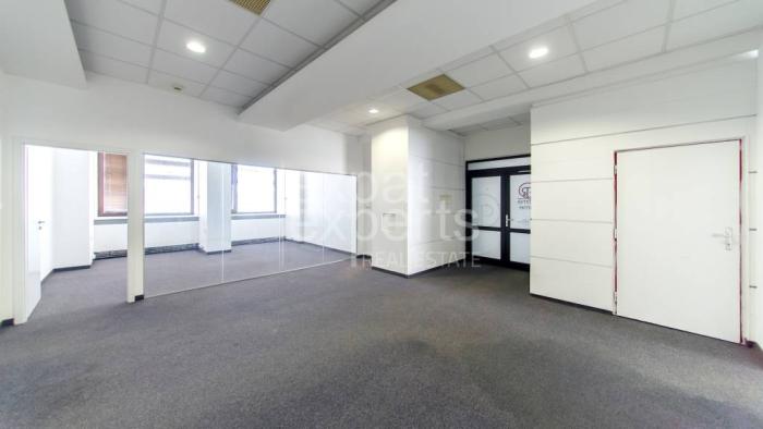 Reality Kancelárske priestory 310m2, možnosť úprav, parkovanie, INCHEBA TOWER