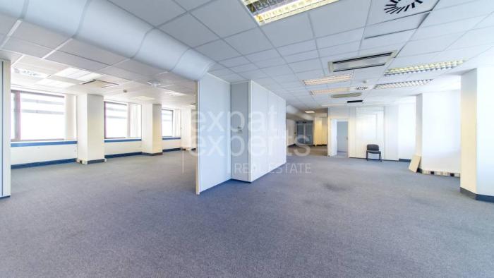 Reality Kancelárie 310m2, možnosť úprav, parkovanie, INCHEBA TOWER