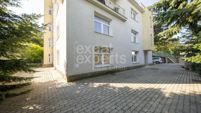 Reality REZERVOVANÉ Bývanie a podnikanie pod jednou strechou, Koliba, 273 m2