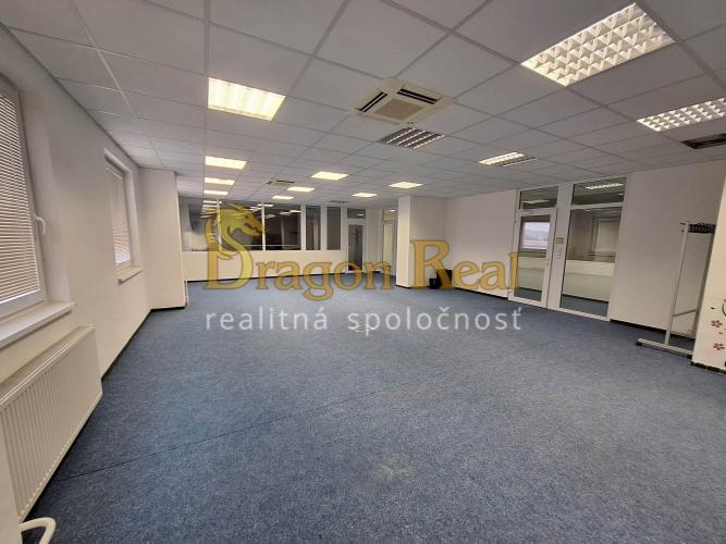 Reality PRENÁJOM - Kancelárske priestory + školiaca miestnosť - ĽUBOTICE