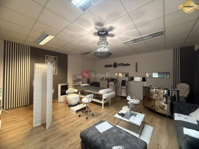 Reality Obchodné priestory 30m2 na prenájom v centre mesta- Dubnica nad Váhom