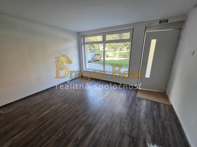 Reality PRENÁJOM – Obchodný priestor o rozlohe 25 m2 – MICHALOVCE