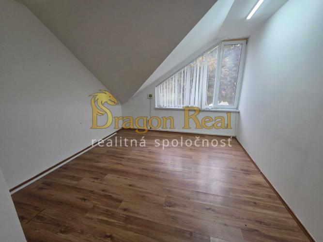 Reality PRENÁJOM – Obchodné priestory o rozlohe 32m2 – MICHALOVCE
