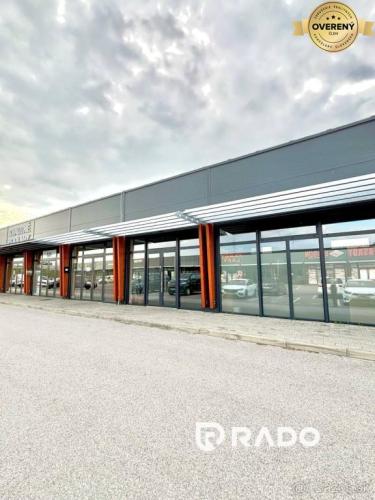 Reality RADO | Prenájom kancelária 51m2 a sklad 34m2 , Brnianska, TN