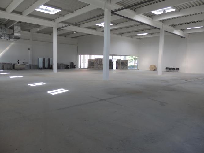 Reality Na prenájom sklady o výmere od 120-850m2,TOP lokalita iba 5km od centra mesta Senec.!!!     !!