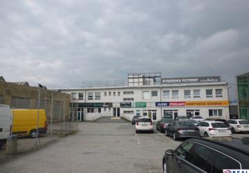 Reality STROJNÍCKA: VOĽNÉ OBCHODNÉ priestory 48 m2 - PRÍZEMIE