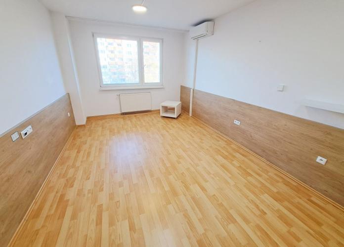 Reality Prenájom dvojkancelárie (40 m2), Seberíniho ul., Ružinov