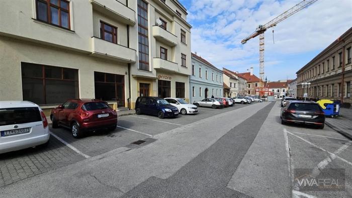 Reality VIVAREAL*  REZERVOVANÉ! PRENÁJOM OBCHODNÝCH PRIESTOROV V CENTRE, veľký výklad aj vstup z ulice