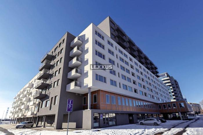 Reality LEXXUS | administratívne priestory v novostavbe, Petržalka.