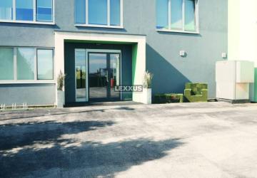 Reality LEXXUS | samostatný, zariadený výrobno – skladový areál, Svätý Jur.